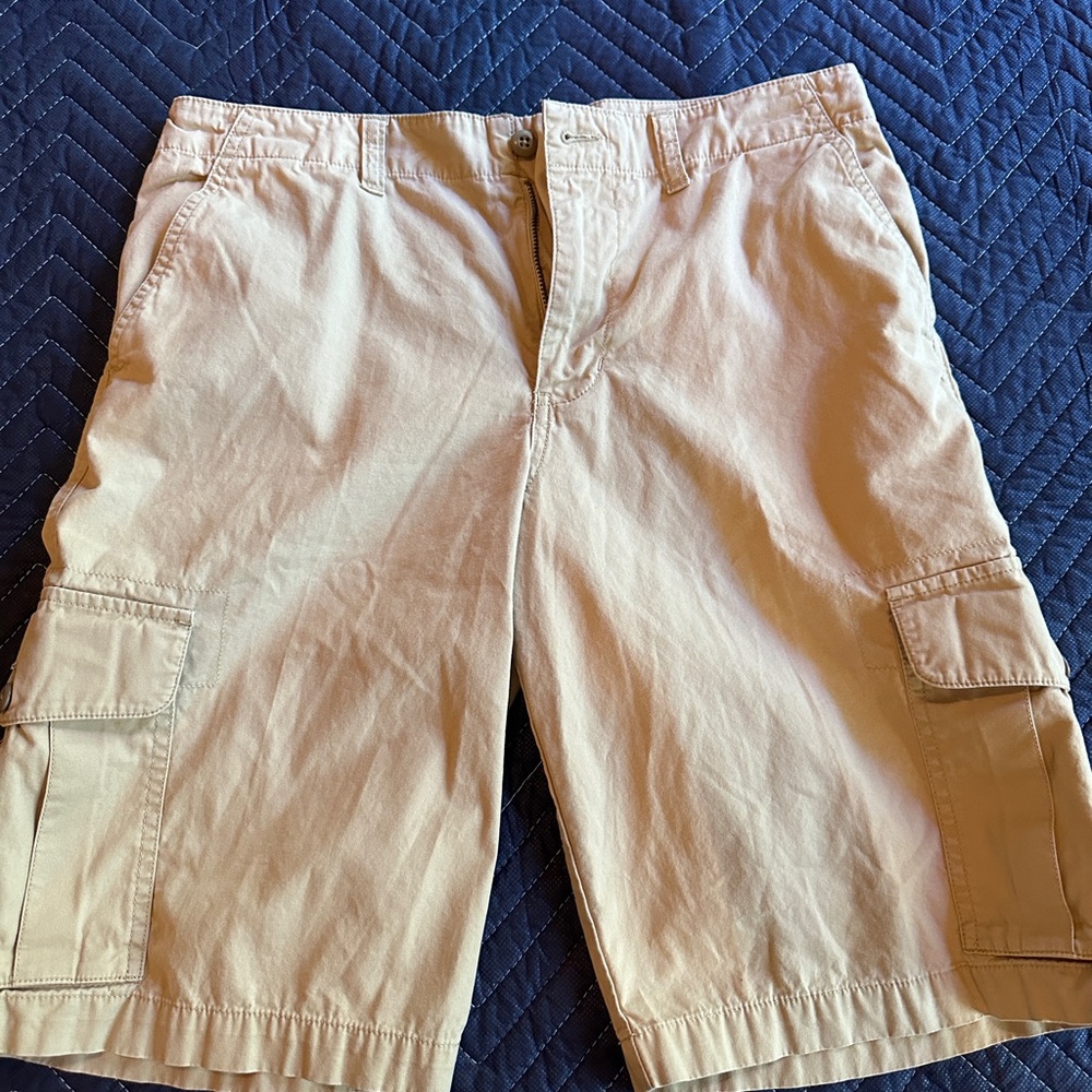 Boys size 18 Tan Cargo Shorts
